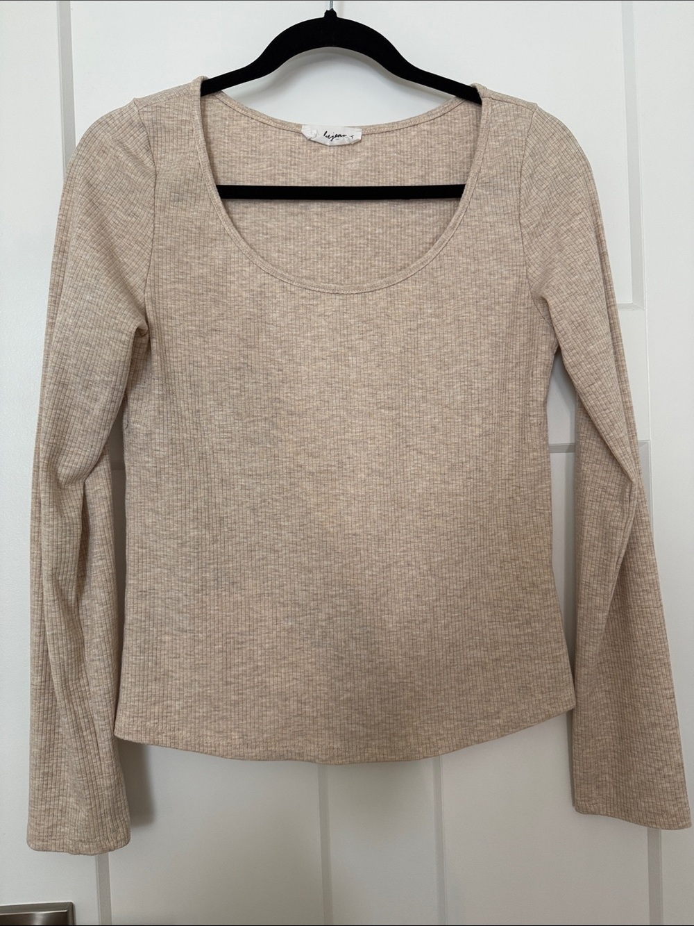 Carly Jean Los Angeles Beige Ribbed Scoop-Neck Long Sleeve Tee